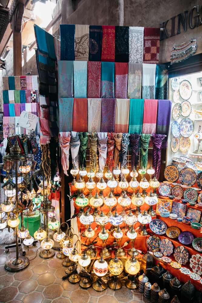 أجمل الأماكن لشراء الهدايا التذكارية في مدينة دبي  