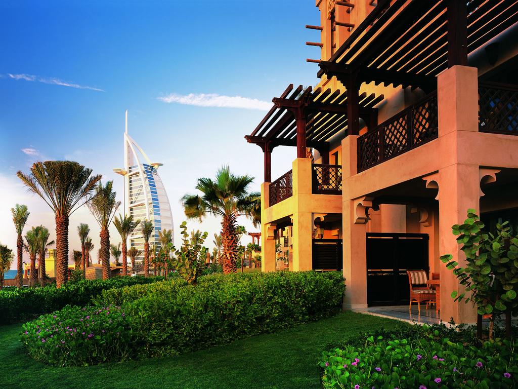 الفنادق الشاطئية في دبي